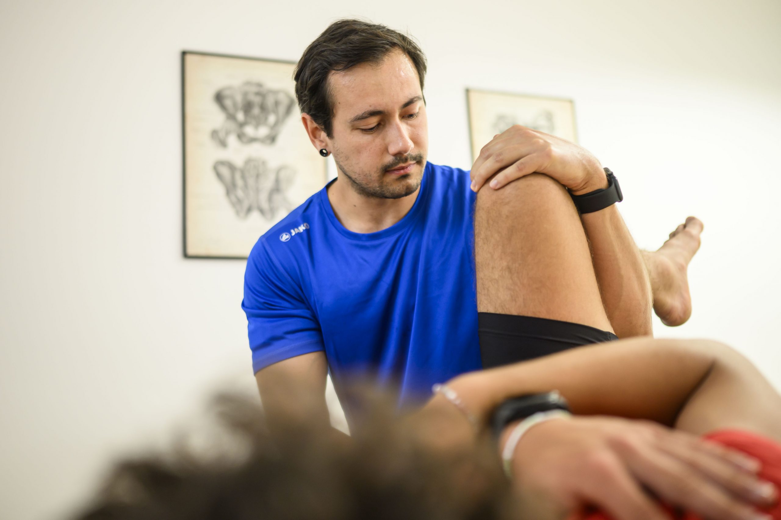 Behandlungsraum der Physiotherapie Recovery Base in der Ludwigsvorstadt an der Theresienwiese